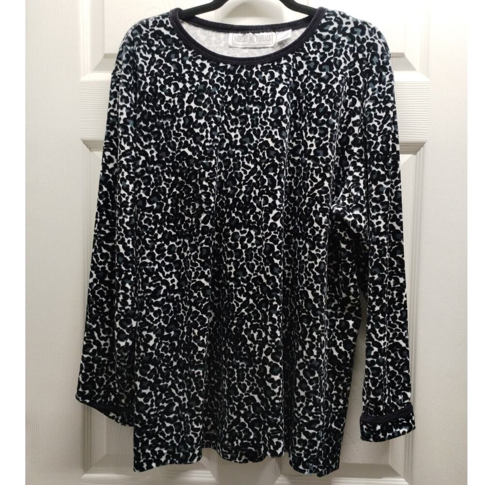 Needle & Threads Women's Size Large Black & White Snow Leopard Pullover Sweater